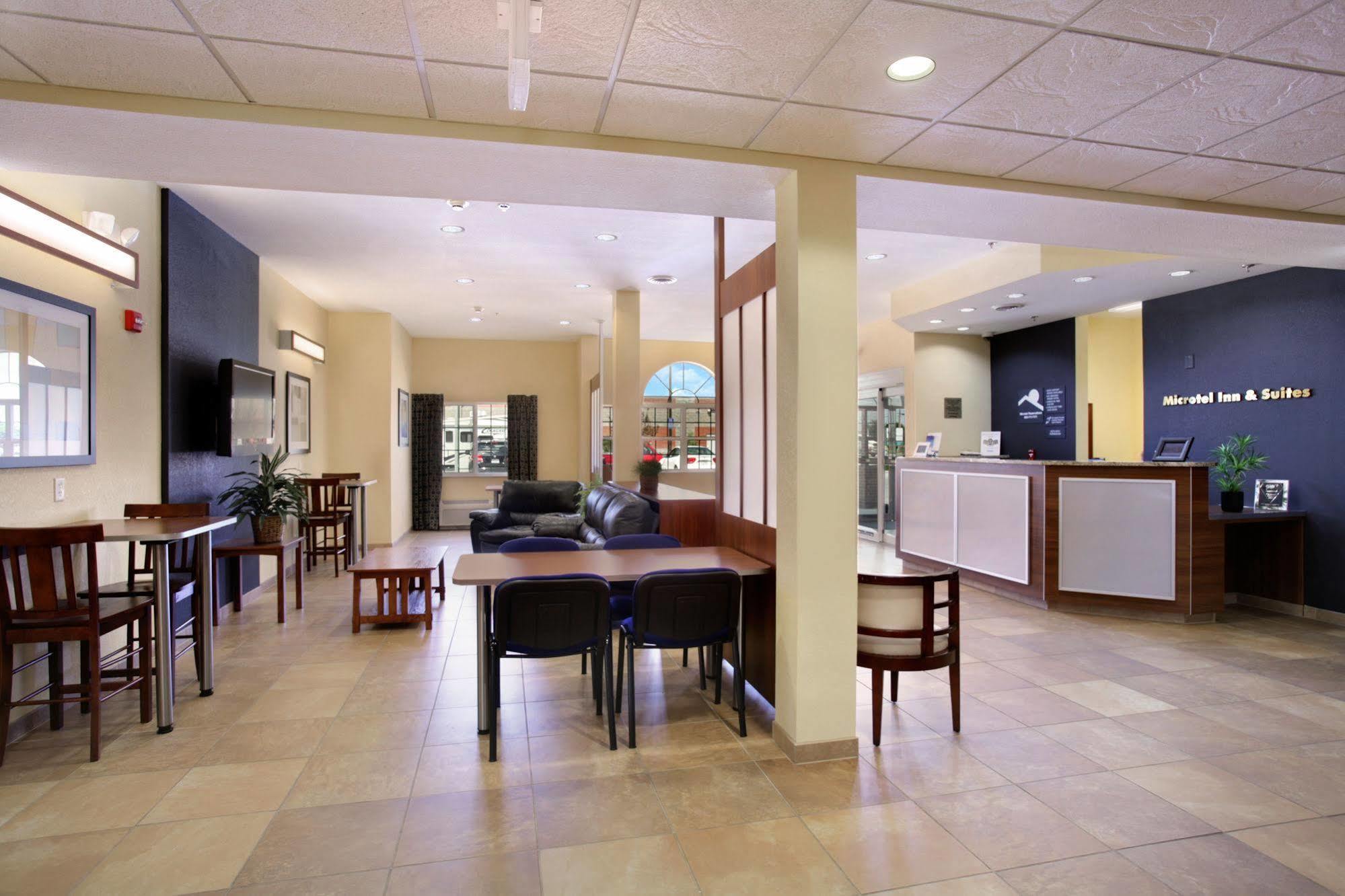 Microtel Inn & Suites - Kearney Interior photo